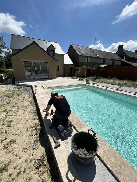 chantier piscine dallage