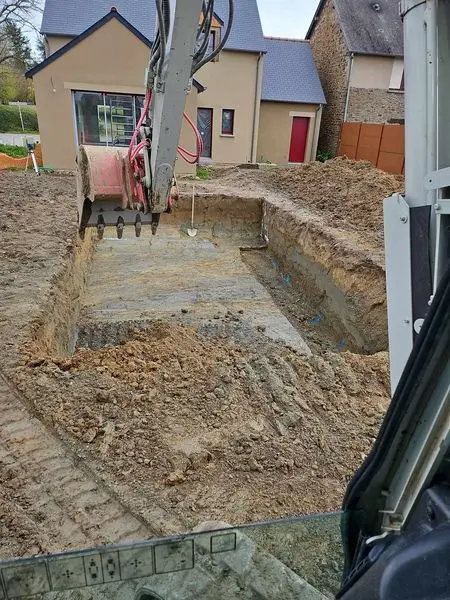 chantier piscine trou