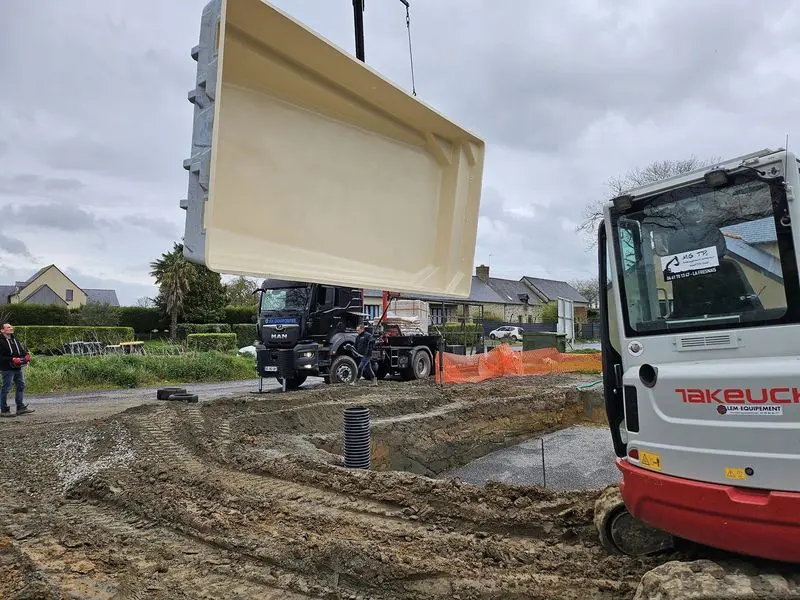 chantier piscine grutage coque