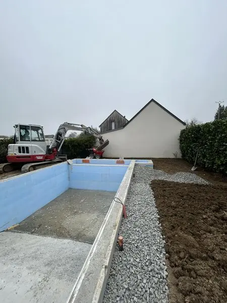 chantier piscine remblais drain